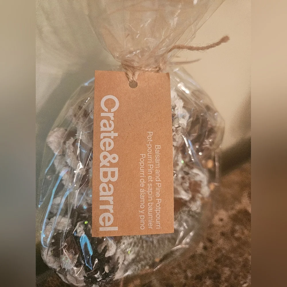 NWT Crate&Barrel Balsam/Pine Potpourri